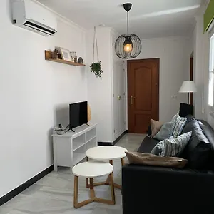 https://apartamento-casa-mari.hotelsinnerja.org